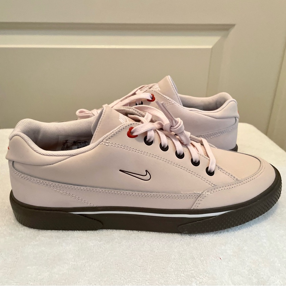 Nike Valentine “Pearl Pink” sneaker - Men’s Size 8/ Women’s Size 9.5